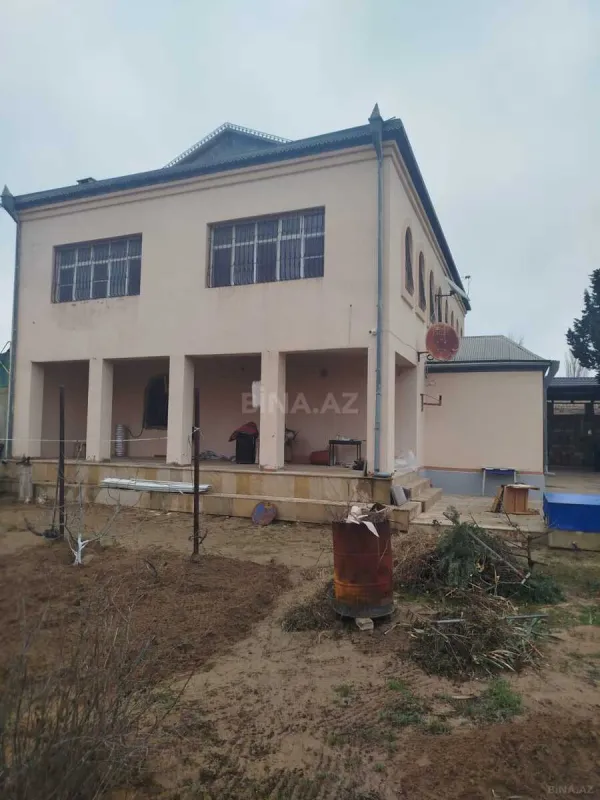Satılır 5 otaqlı həyət evi 200 m²