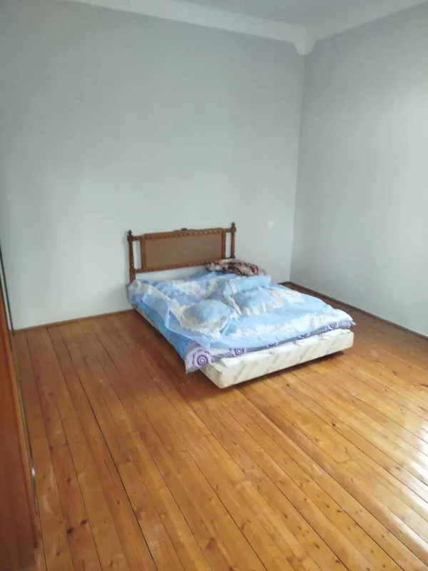 Satılır 5 otaqlı həyət evi 200 m²