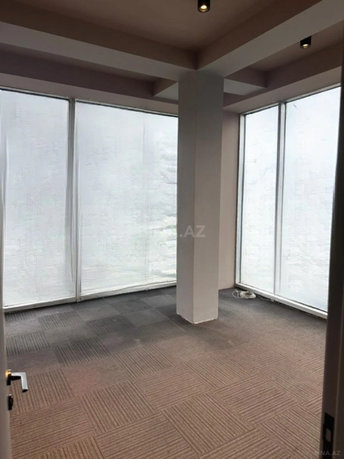 Kirayə verilir 9 otaqlı ofis 600 m²