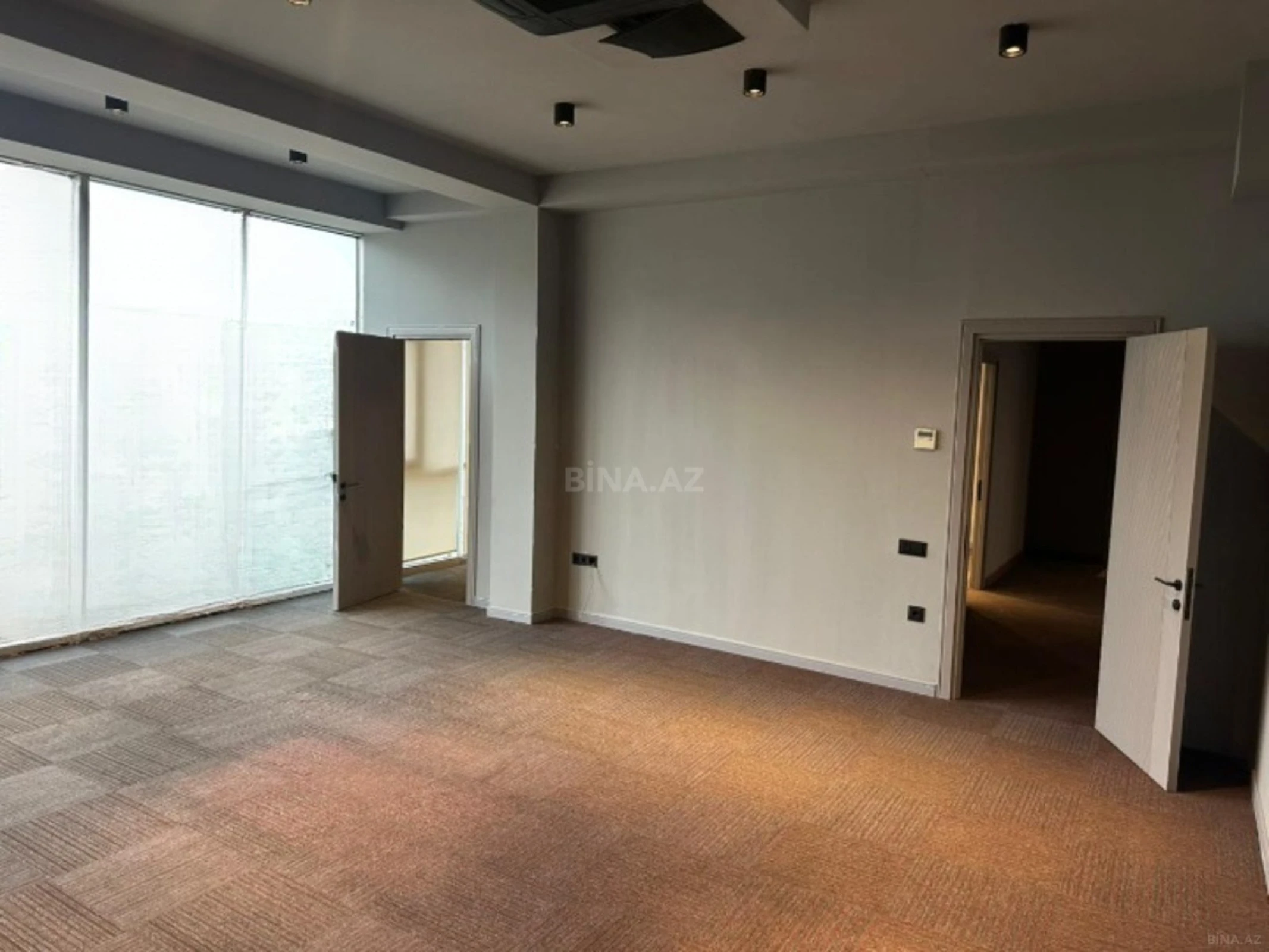 Kirayə verilir 9 otaqlı ofis 600 m²