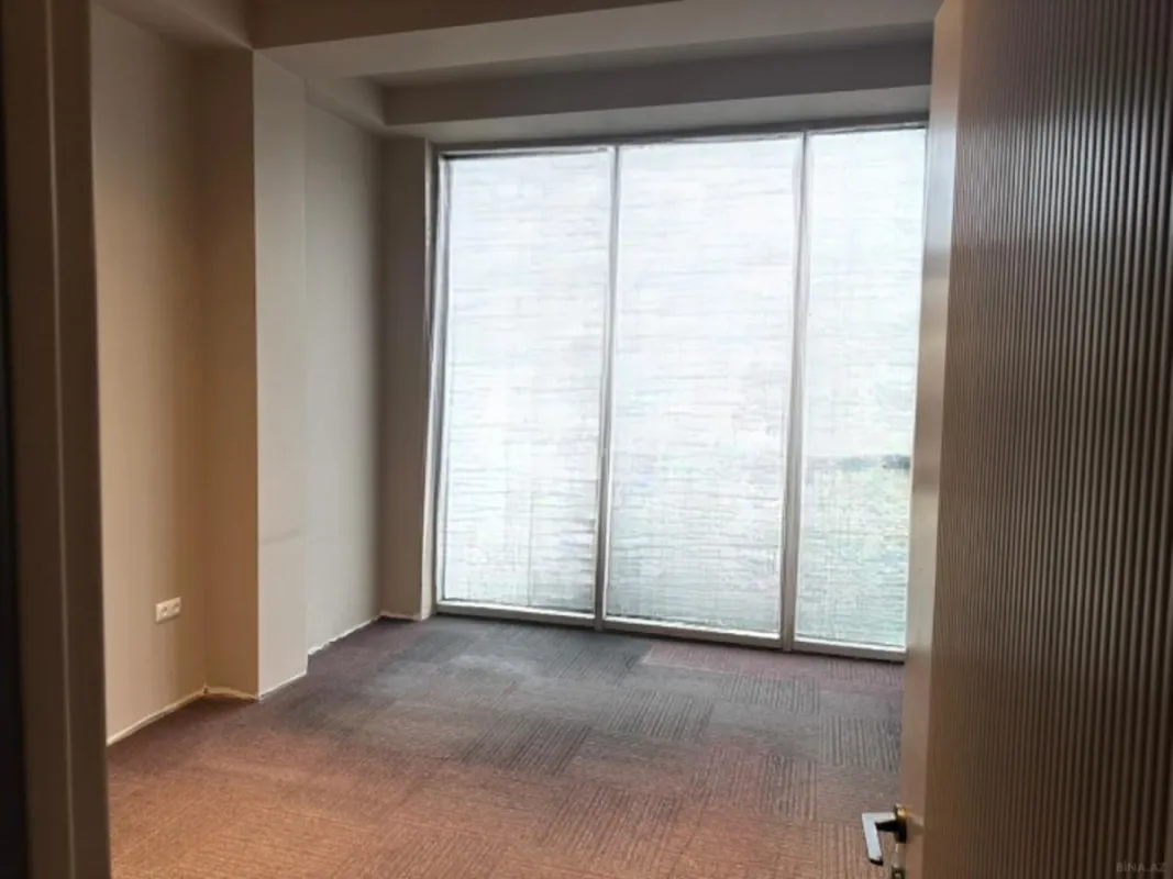 Kirayə verilir 9 otaqlı ofis 600 m²