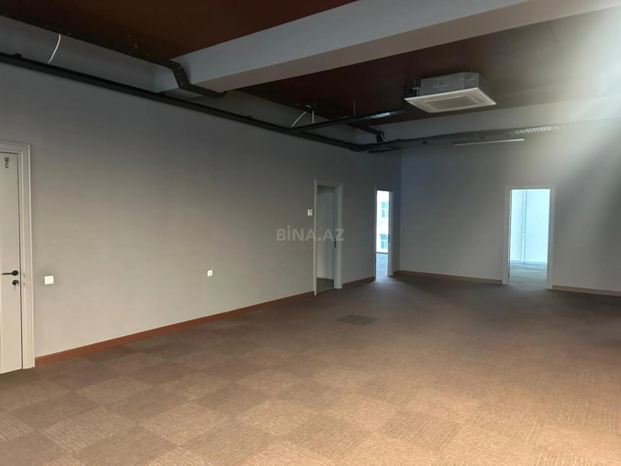 Kirayə verilir 9 otaqlı ofis 600 m²