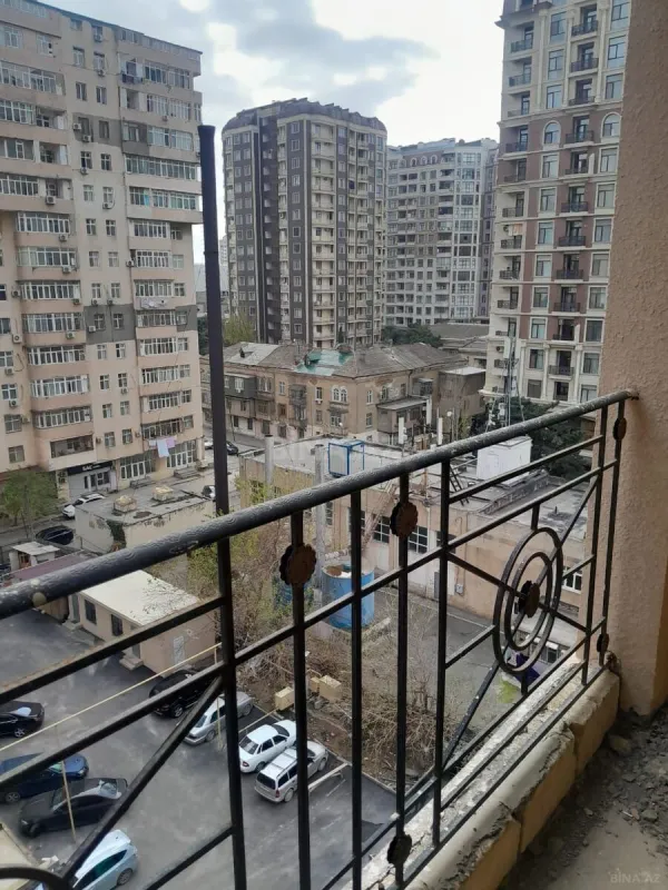 Satılır 3 otaqlı mənzil 106 m²