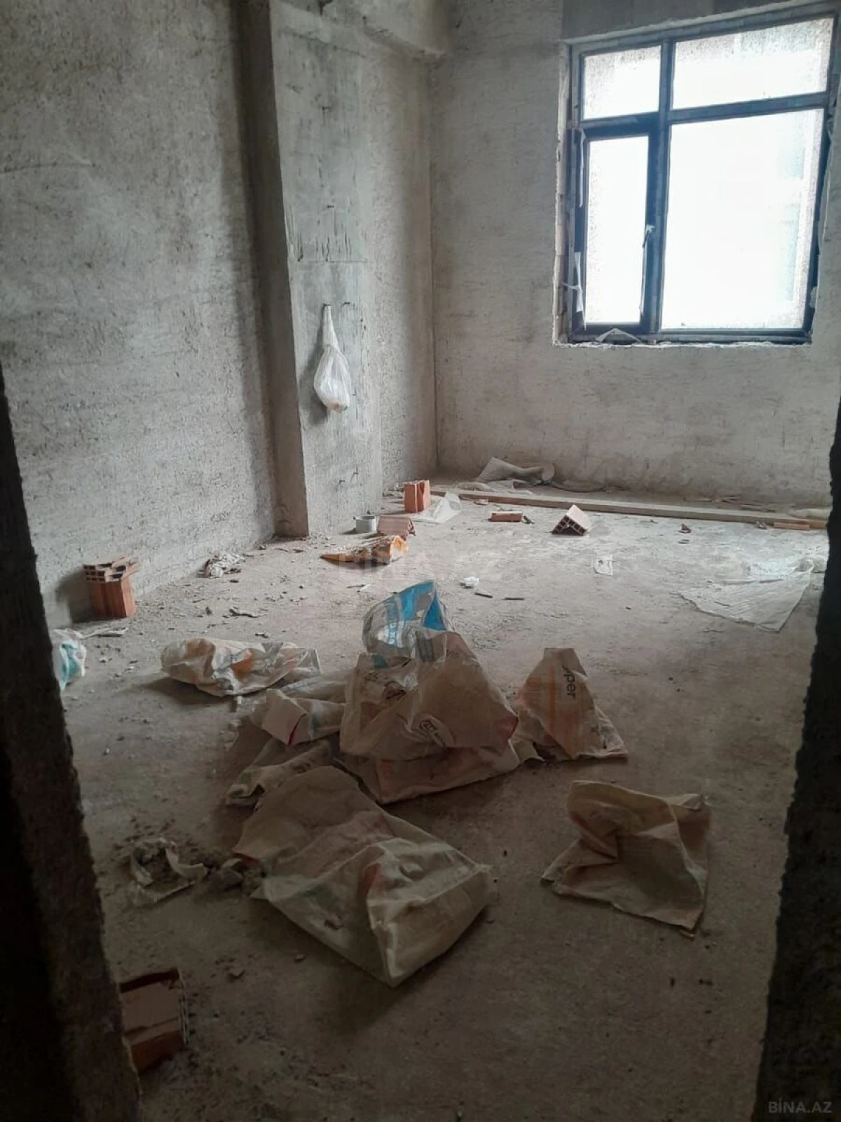 Satılır 3 otaqlı mənzil 106 m²