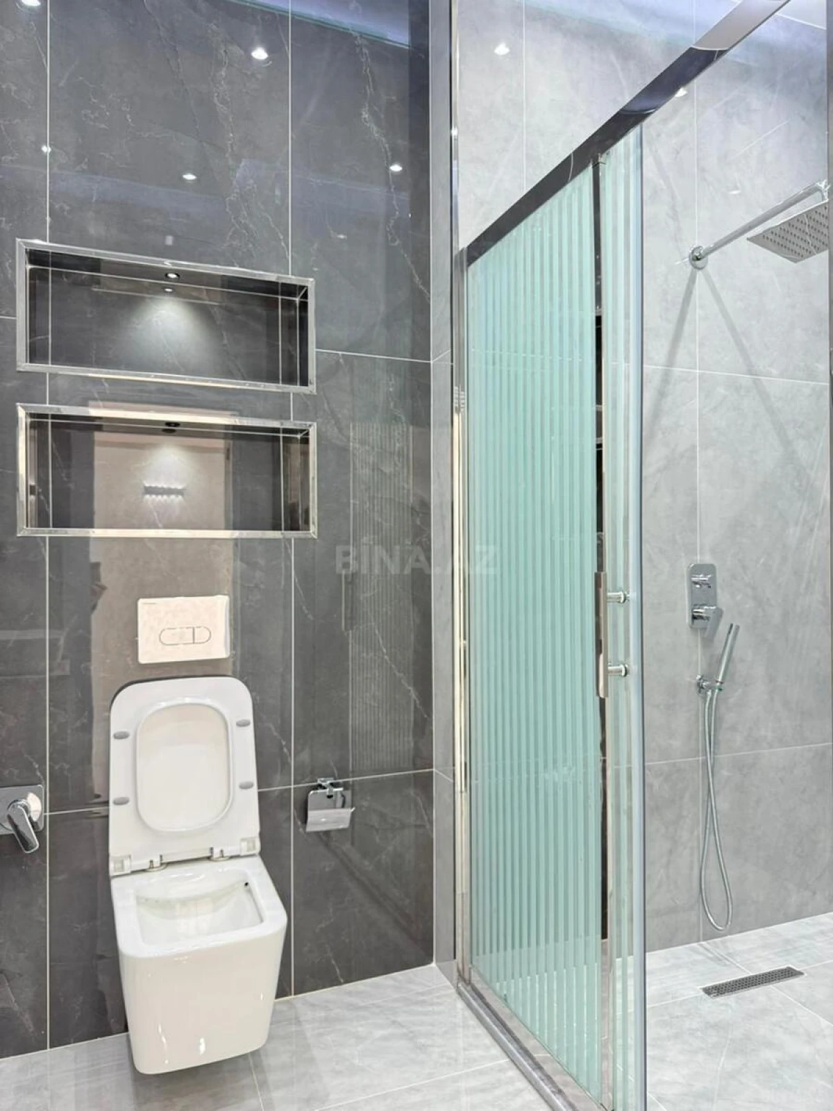 Satılır 3 otaqlı mənzil 99 m²