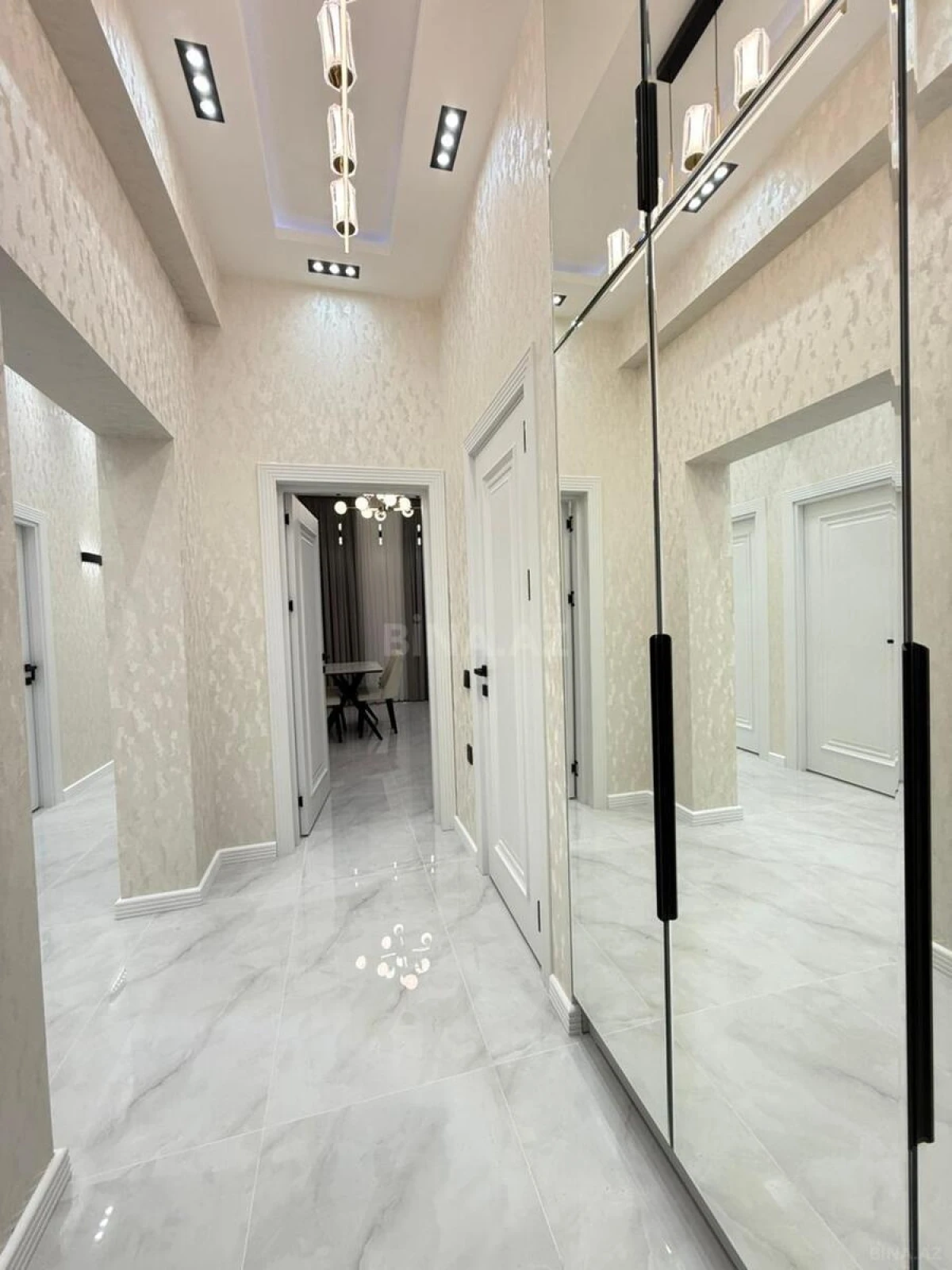 Satılır 3 otaqlı mənzil 99 m²