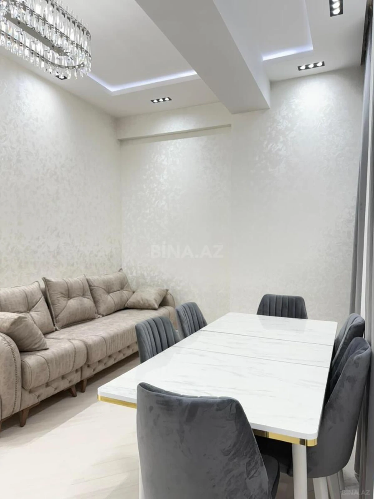 Satılır 3 otaqlı mənzil 99 m²