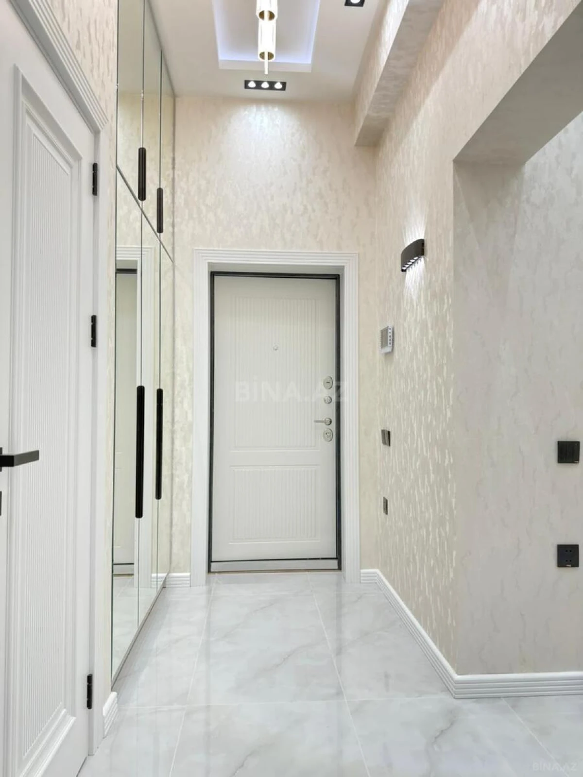 Satılır 3 otaqlı mənzil 99 m²