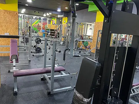 Satılır obyekt 300 m²