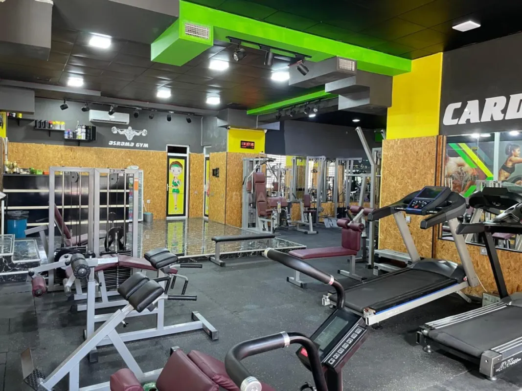 Satılır obyekt 300 m²