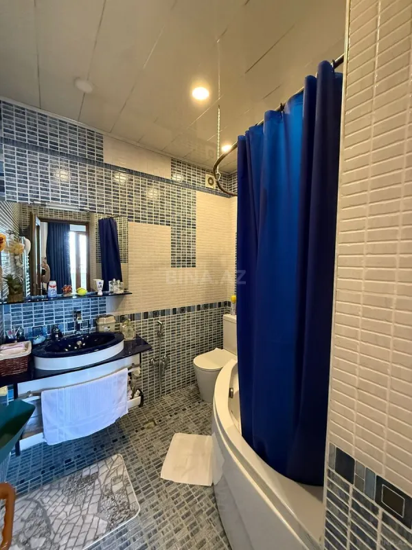 Satılır 3 otaqlı mənzil 150 m²