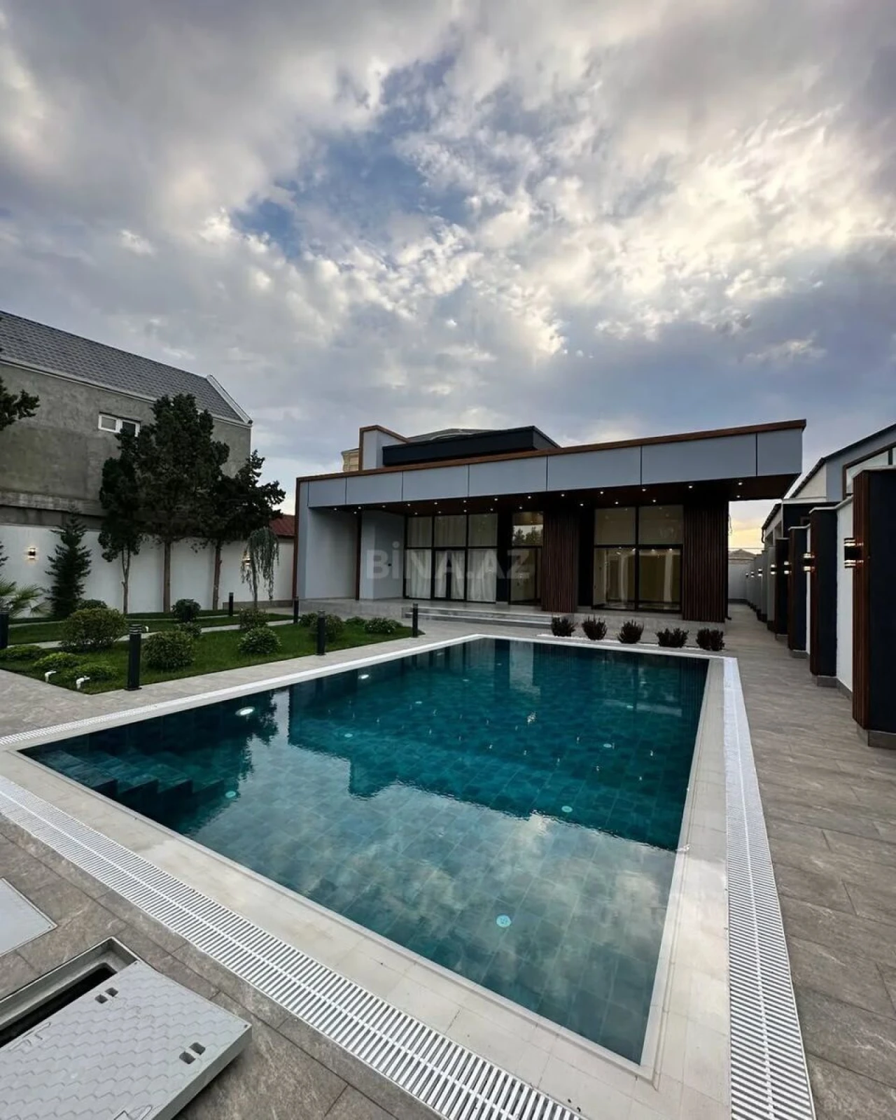 Kirayə verilir 5 otaqlı həyət evi 350 m²