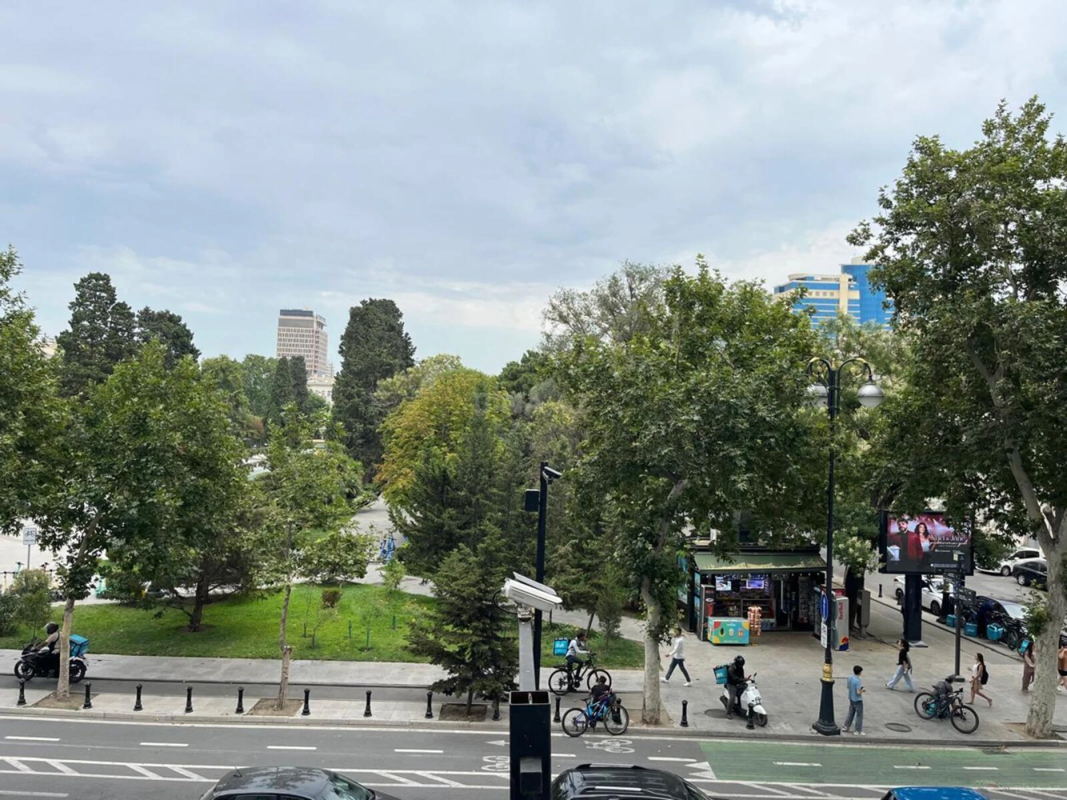 Satılır 15 otaqlı ofis 520 m²