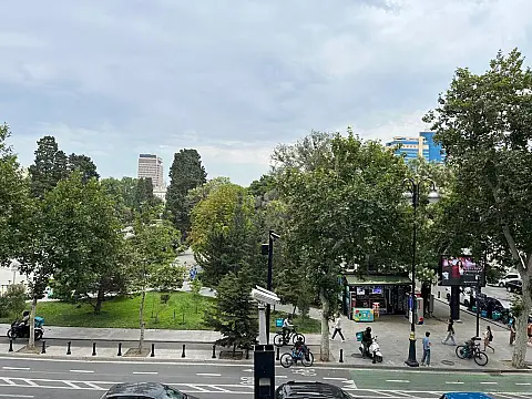 Satılır 15 otaqlı ofis 520 m²