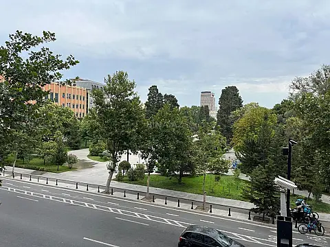 Satılır 15 otaqlı ofis 520 m²