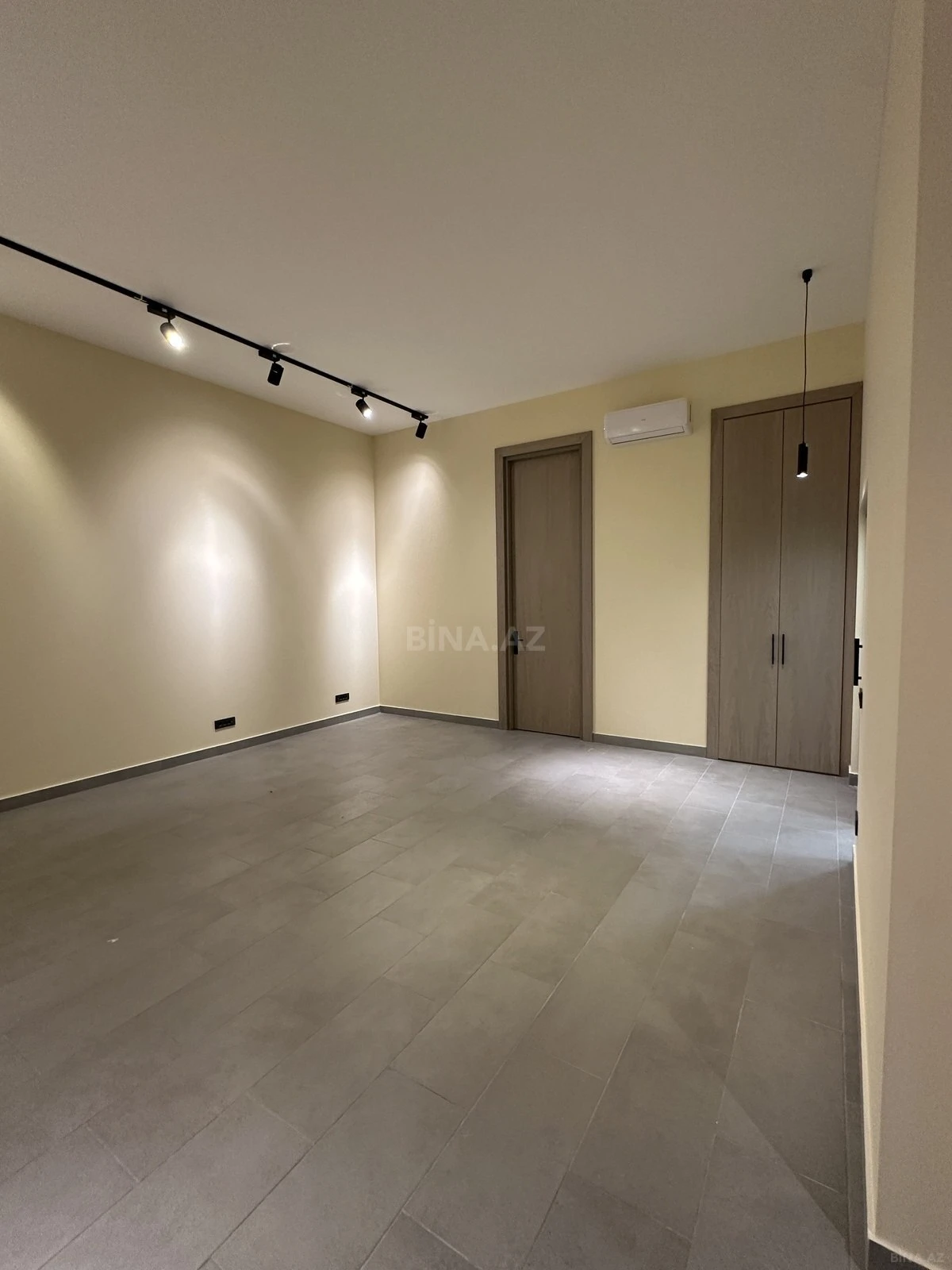 Kirayə verilir 4 otaqlı ofis 120 m²