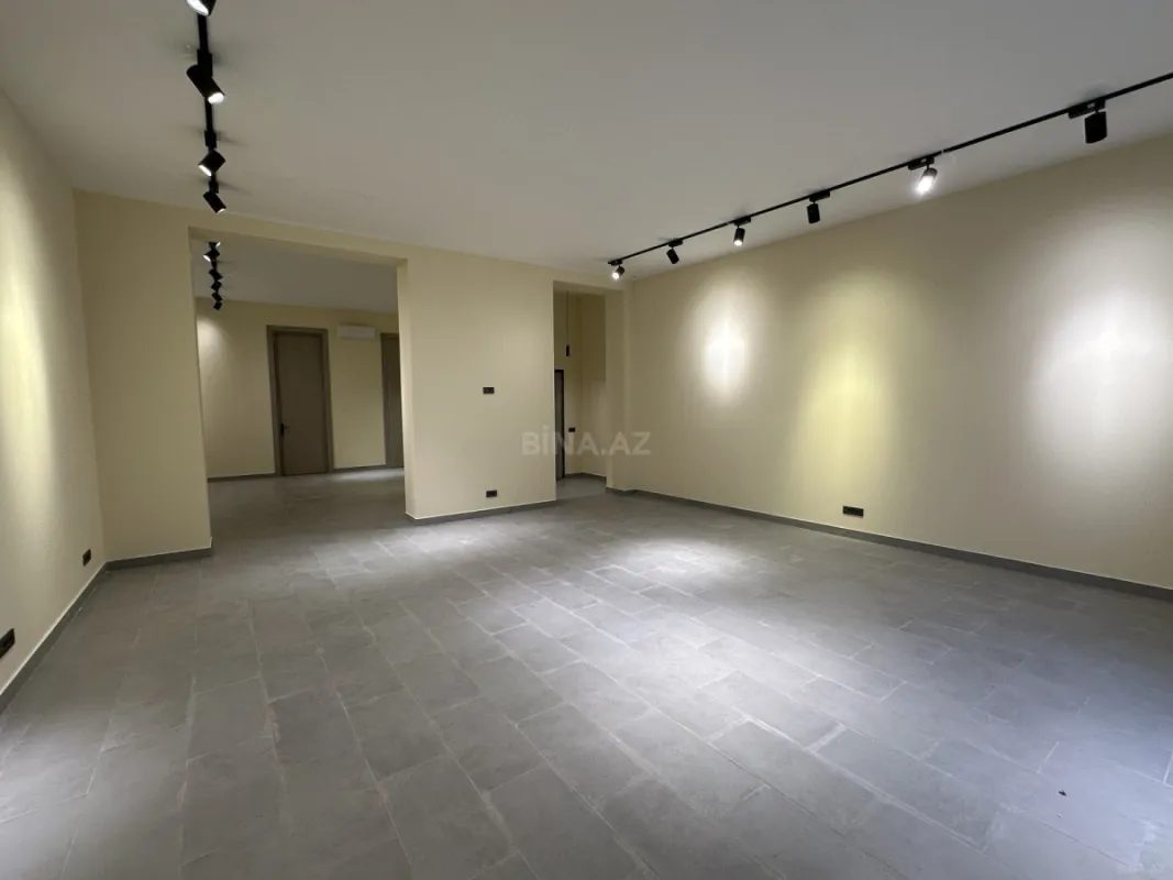 Kirayə verilir 4 otaqlı ofis 120 m²