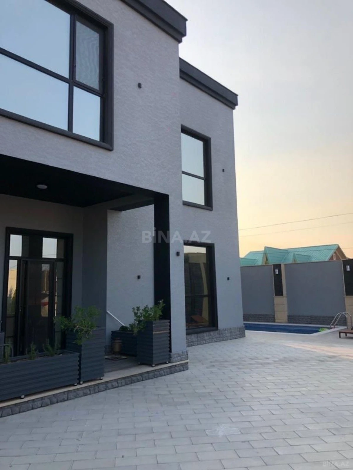 Kirayə verilir 5 otaqlı həyət evi 400 m²