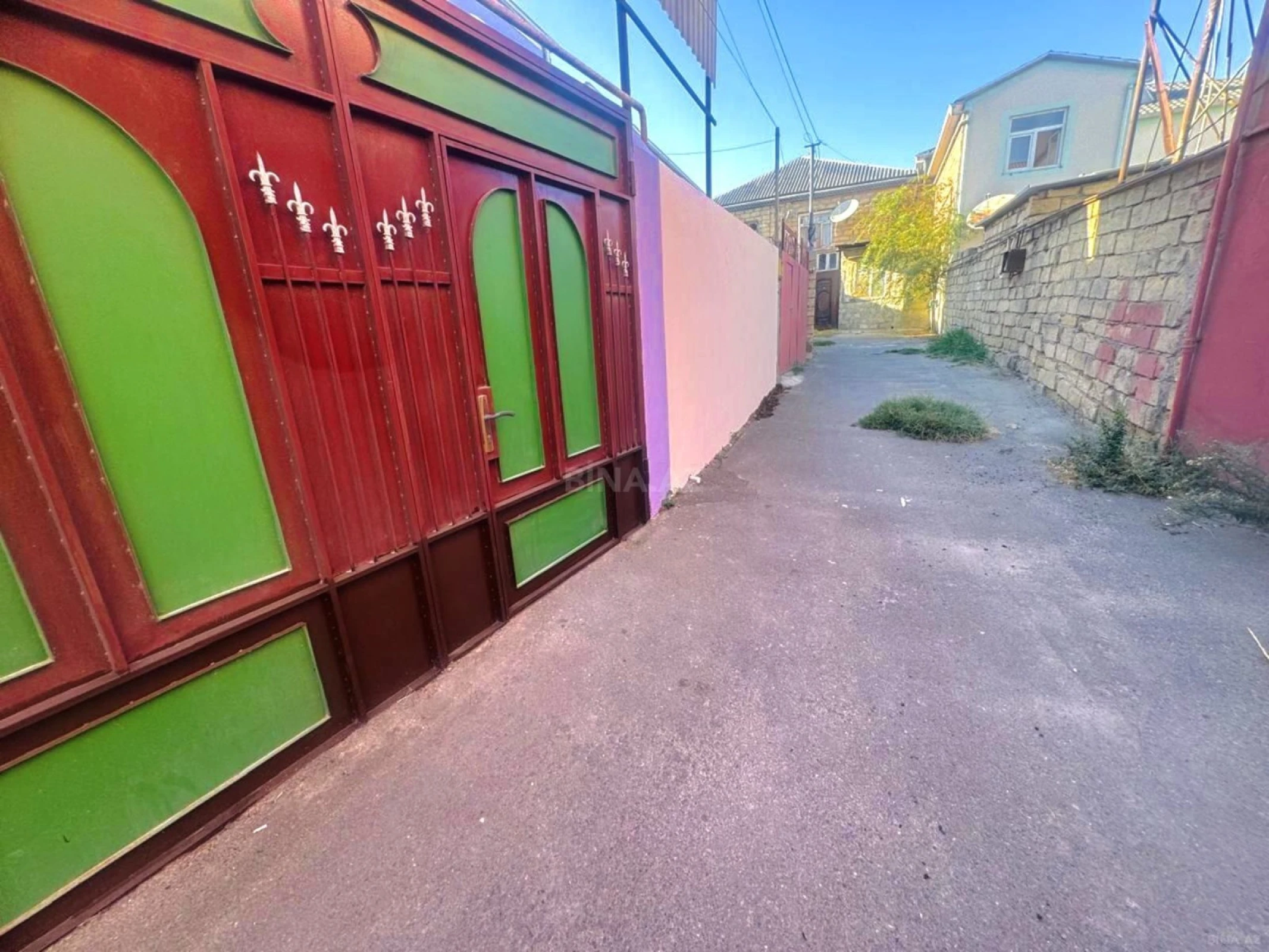 Satılır 5 otaqlı həyət evi 140 m²