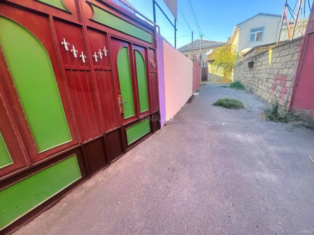 Satılır 5 otaqlı həyət evi 140 m²