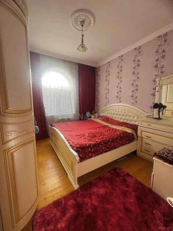 Satılır 5 otaqlı həyət evi 140 m²