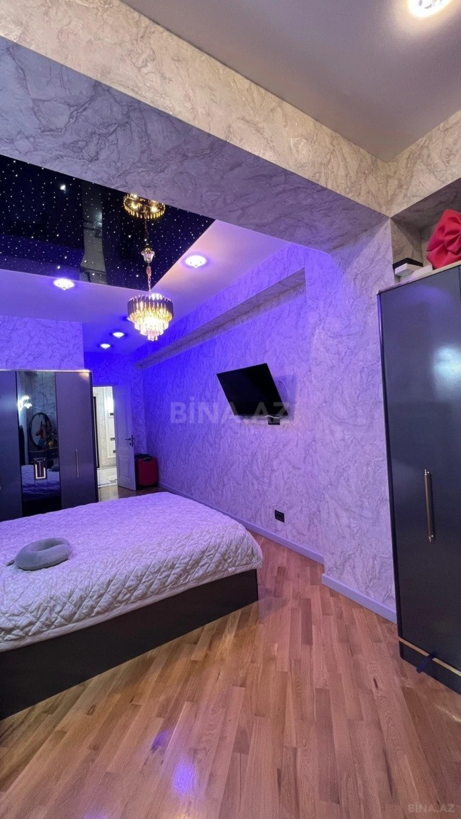 Satılır 3 otaqlı mənzil 134 m²