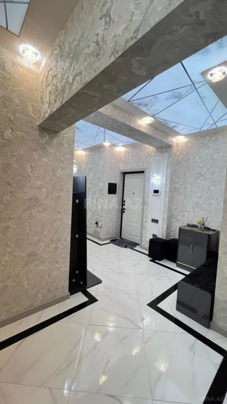 Satılır 3 otaqlı mənzil 134 m²