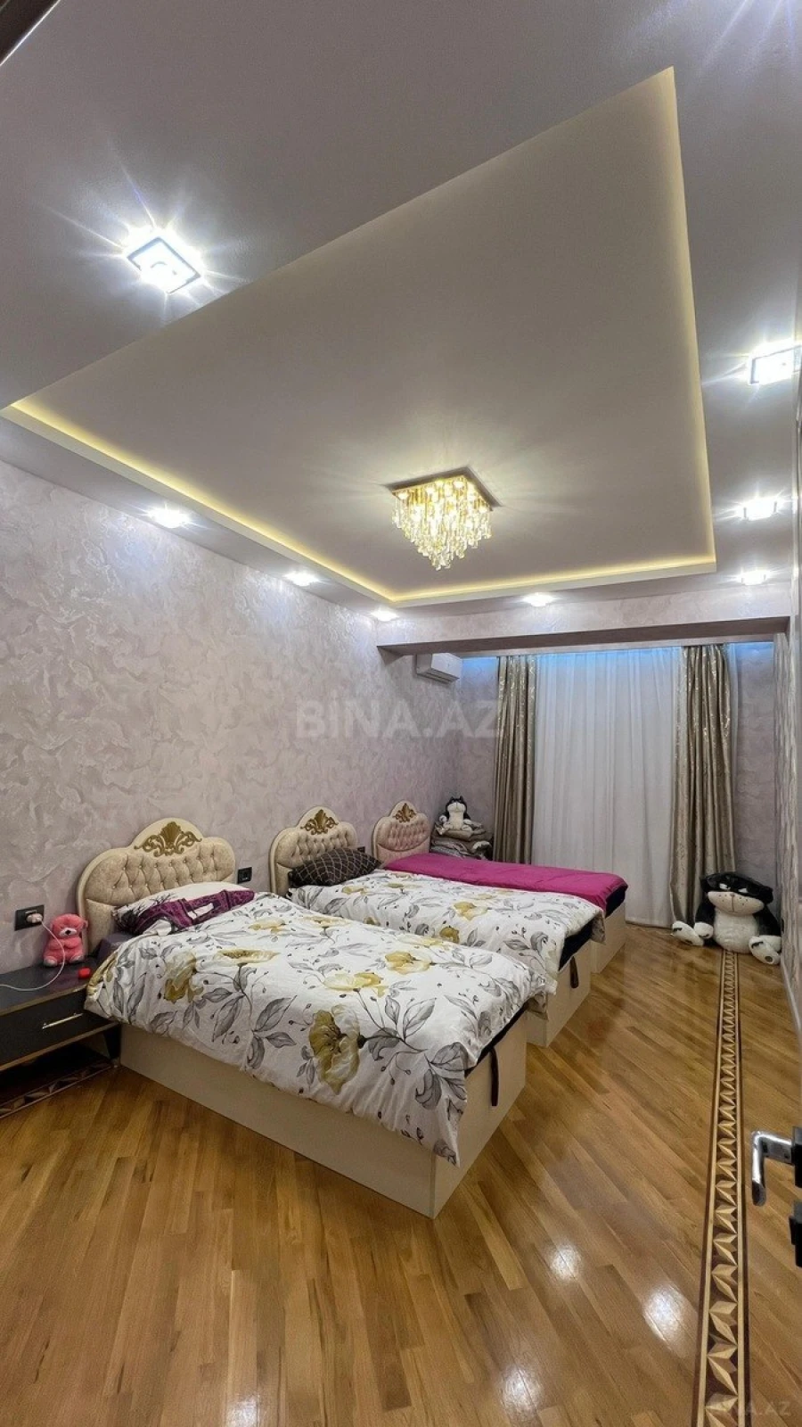 Satılır 3 otaqlı mənzil 134 m²