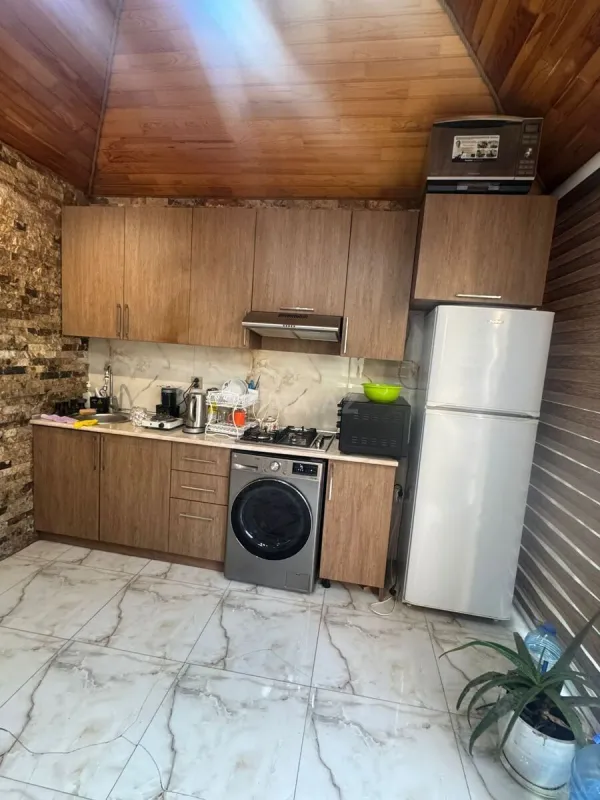 Satılır 4 otaqlı həyət evi 200 m²