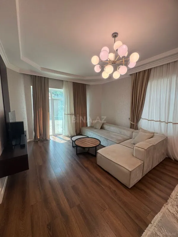 Satılır 4 otaqlı həyət evi 200 m²