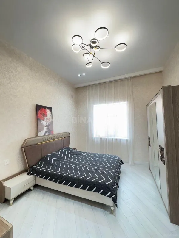 Kirayə verilir 4 otaqlı həyət evi 240 m²
