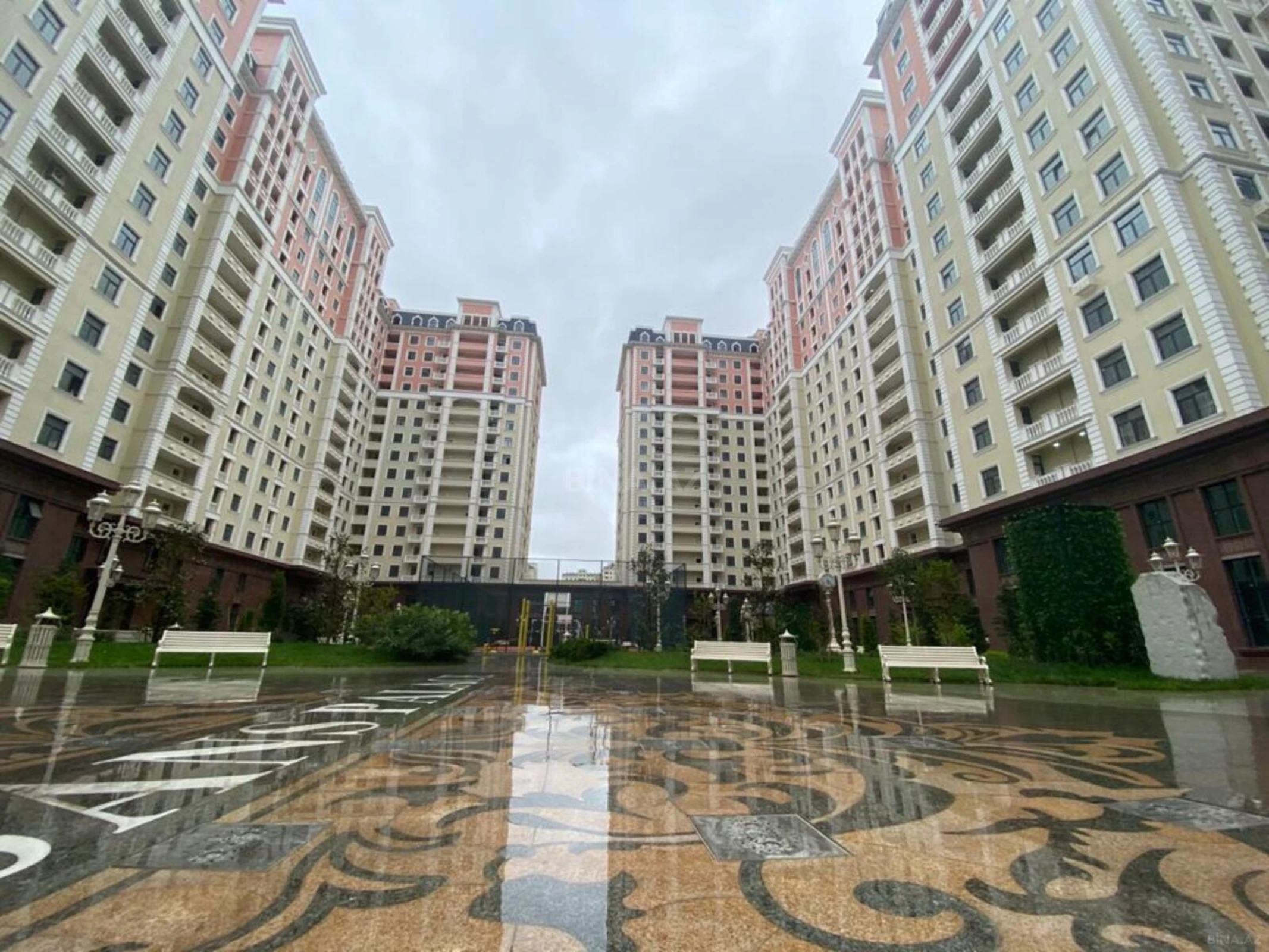 Satılır 2 otaqlı mənzil 86 m²