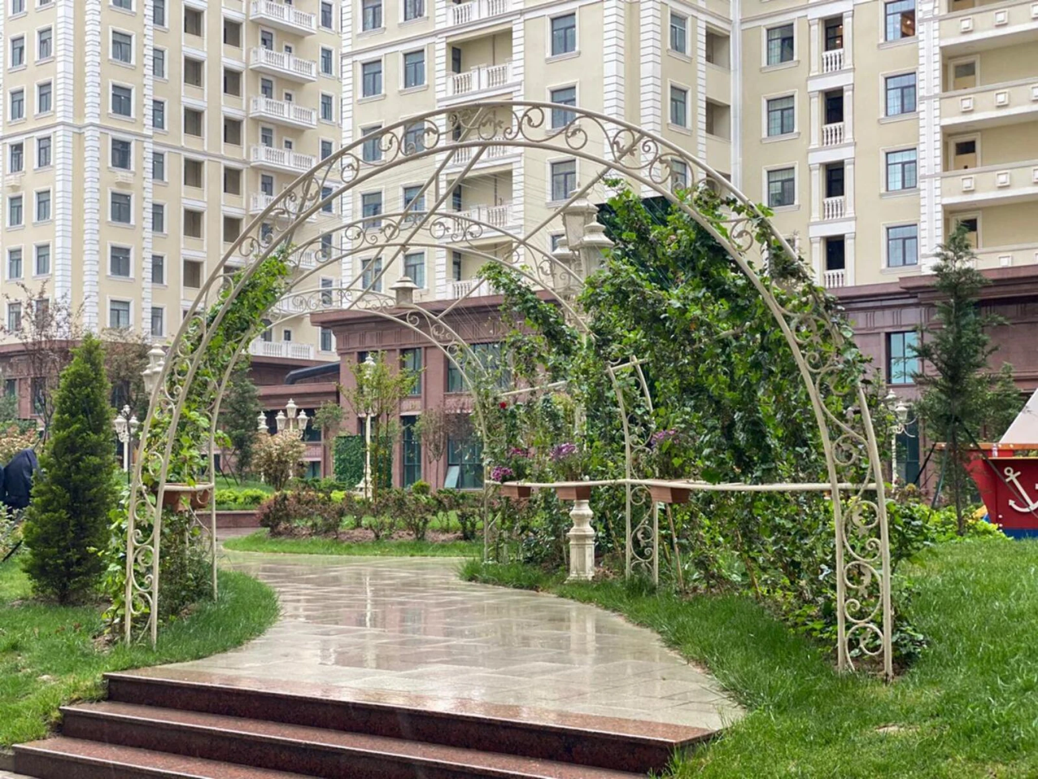 Satılır 2 otaqlı mənzil 86 m²