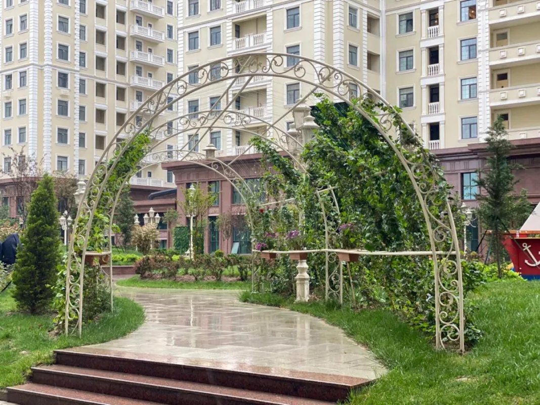 Satılır 2 otaqlı mənzil 86 m²