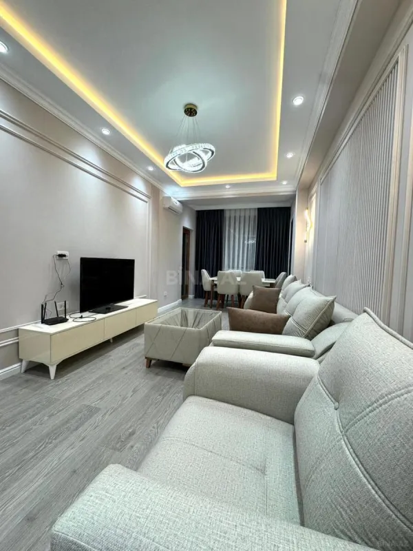 Kirayə verilir 2 otaqlı mənzil 70 m²