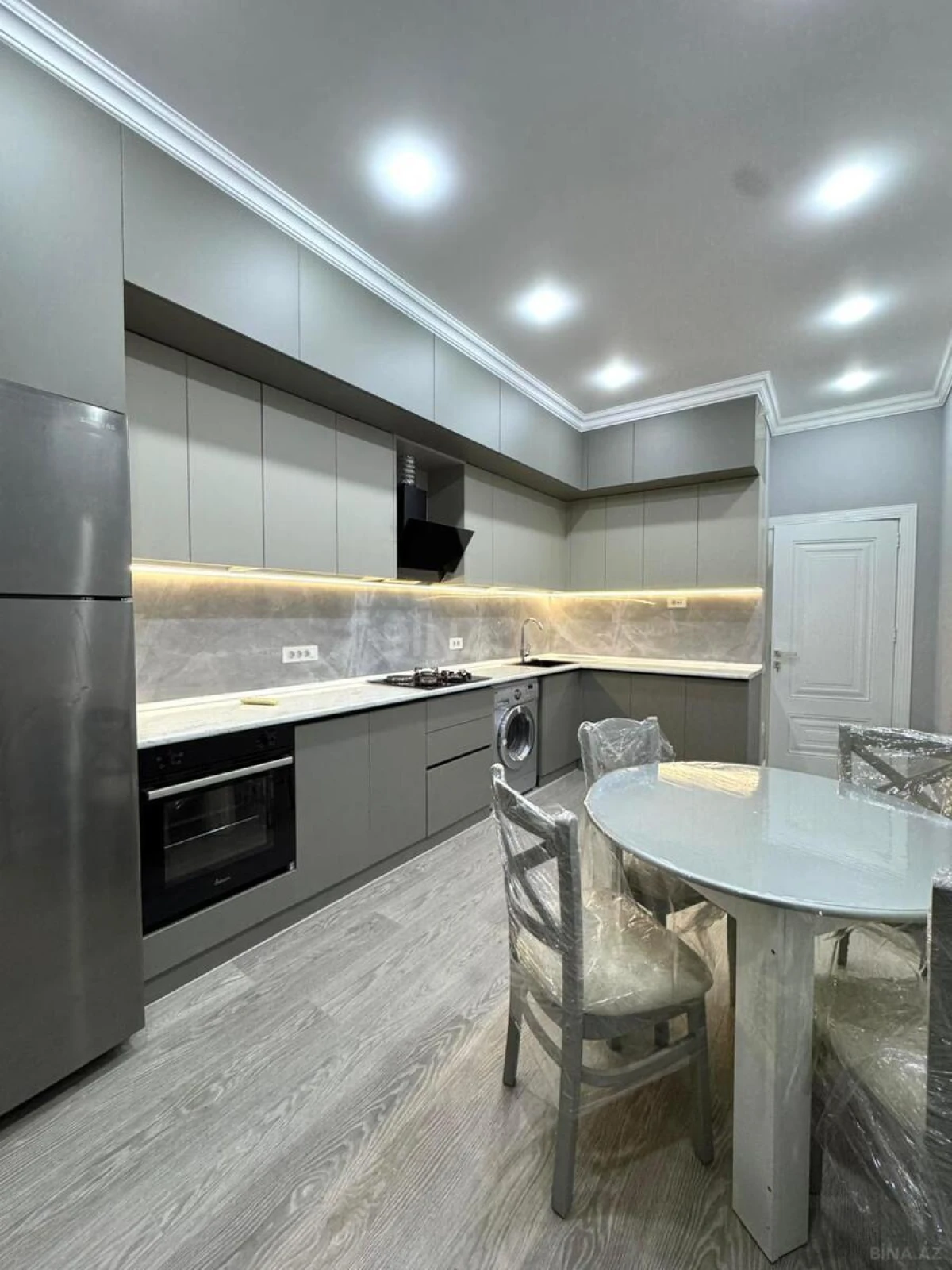 Kirayə verilir 2 otaqlı mənzil 70 m²