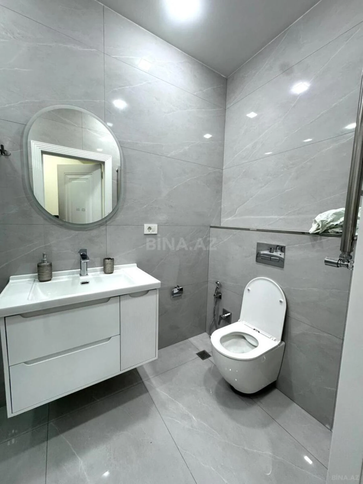 Kirayə verilir 2 otaqlı mənzil 70 m²