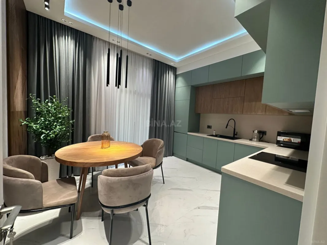 Kirayə verilir 3 otaqlı mənzil 140 m²