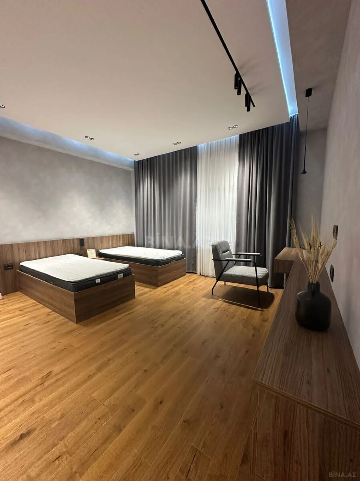 Kirayə verilir 3 otaqlı mənzil 140 m²
