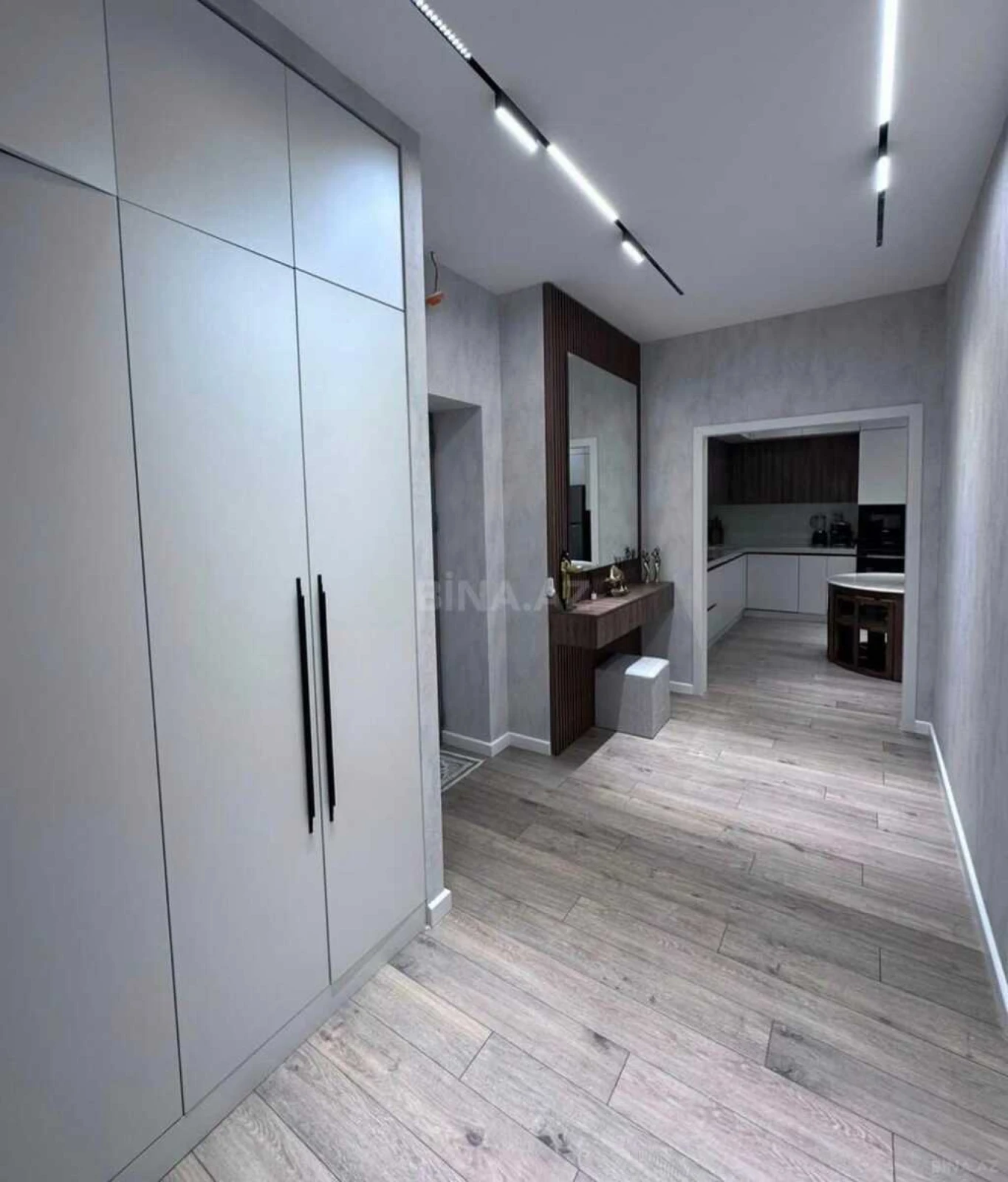 Satılır 3 otaqlı mənzil 109 m²