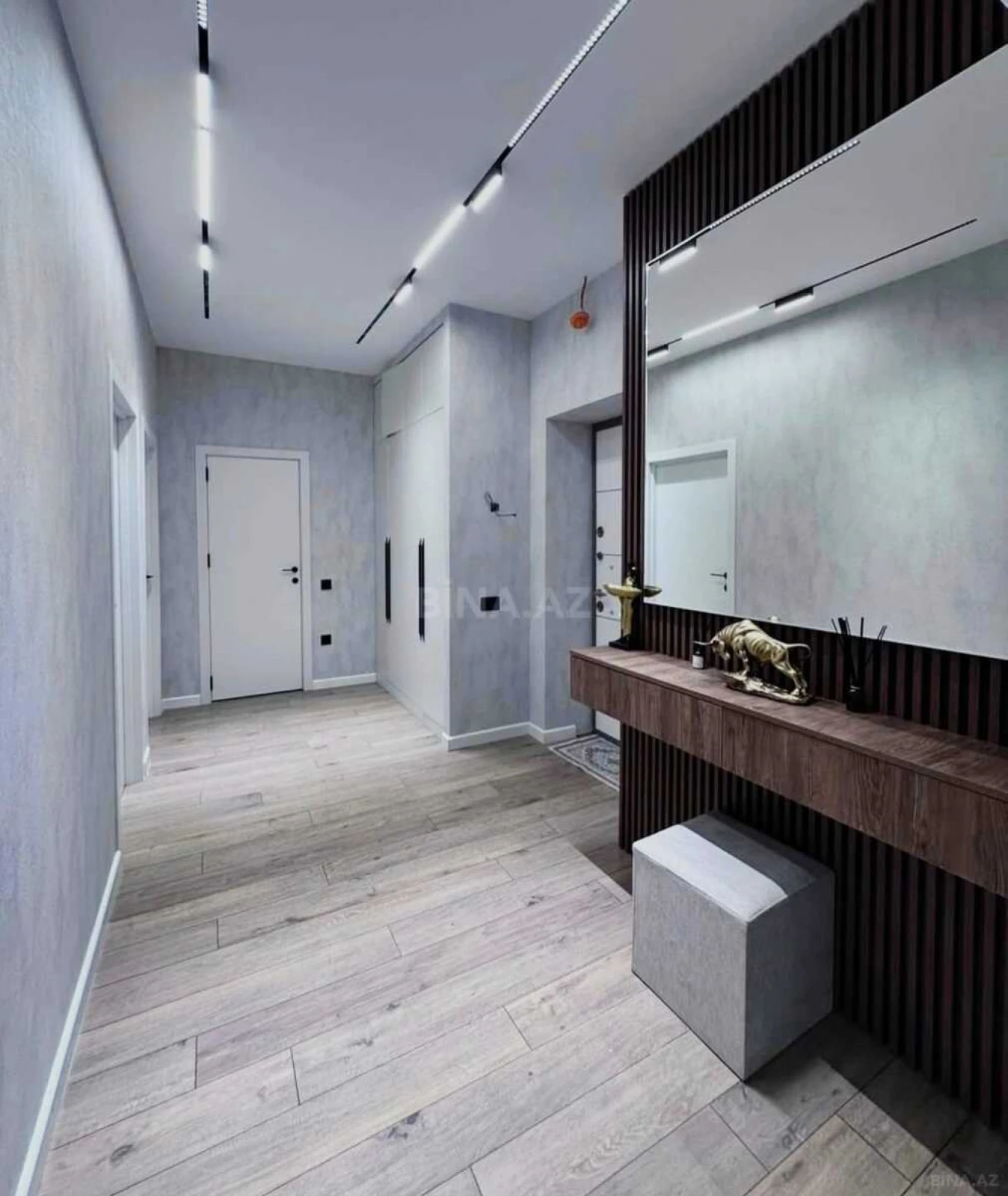 Satılır 3 otaqlı mənzil 109 m²