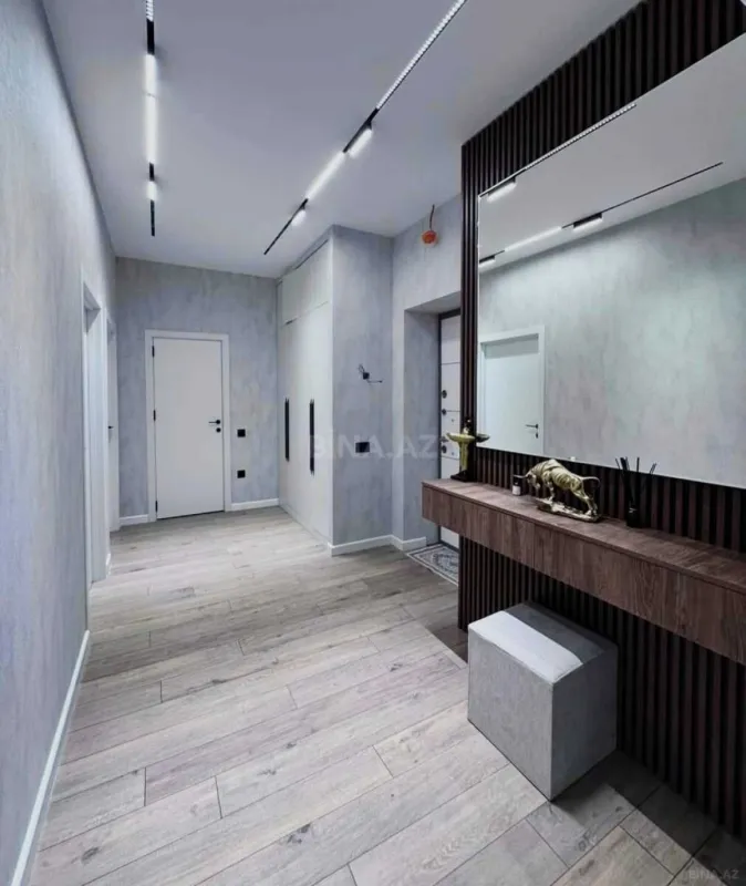 Satılır 3 otaqlı mənzil 109 m²