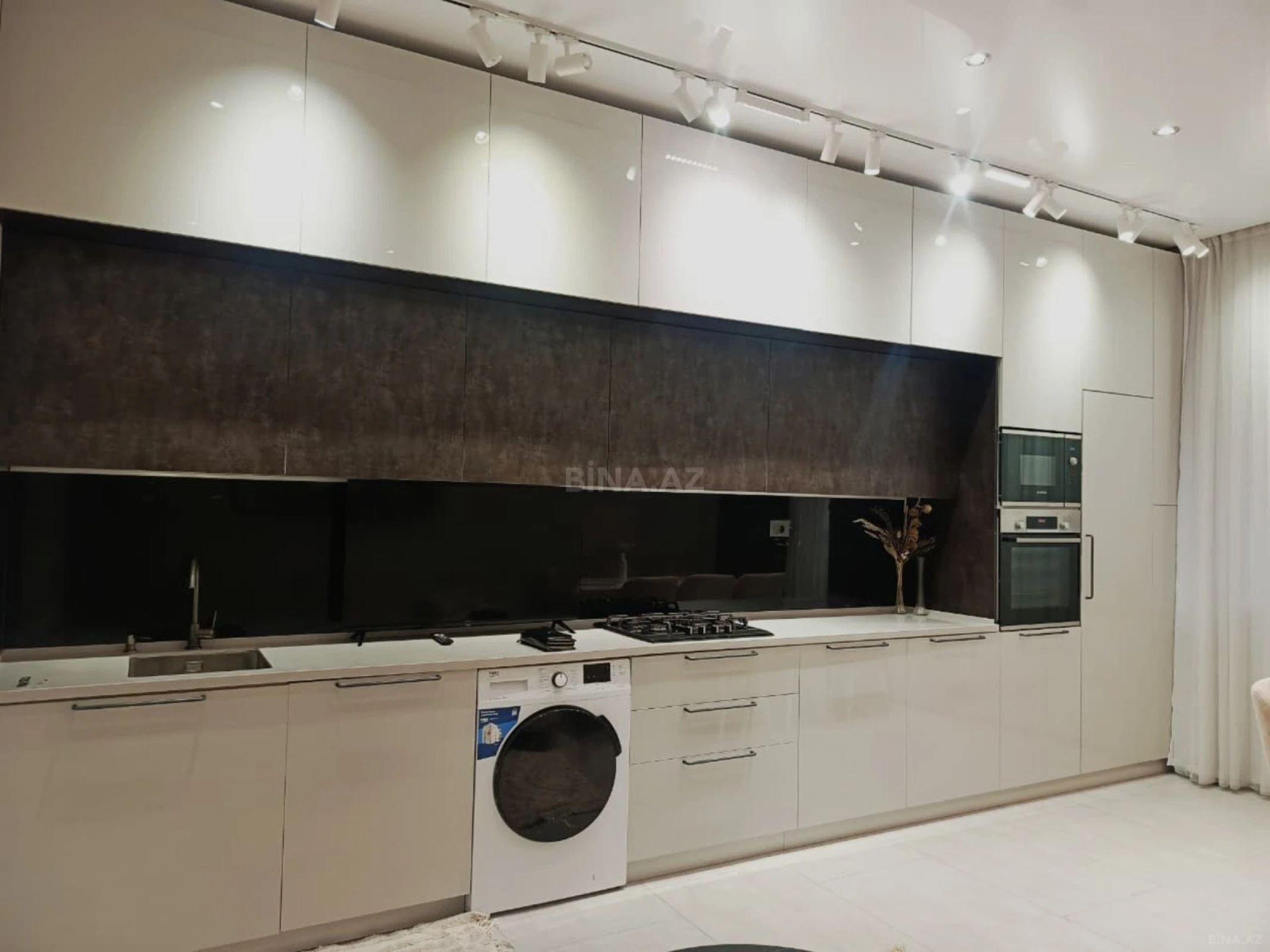 Kirayə verilir 2 otaqlı mənzil 70 m²