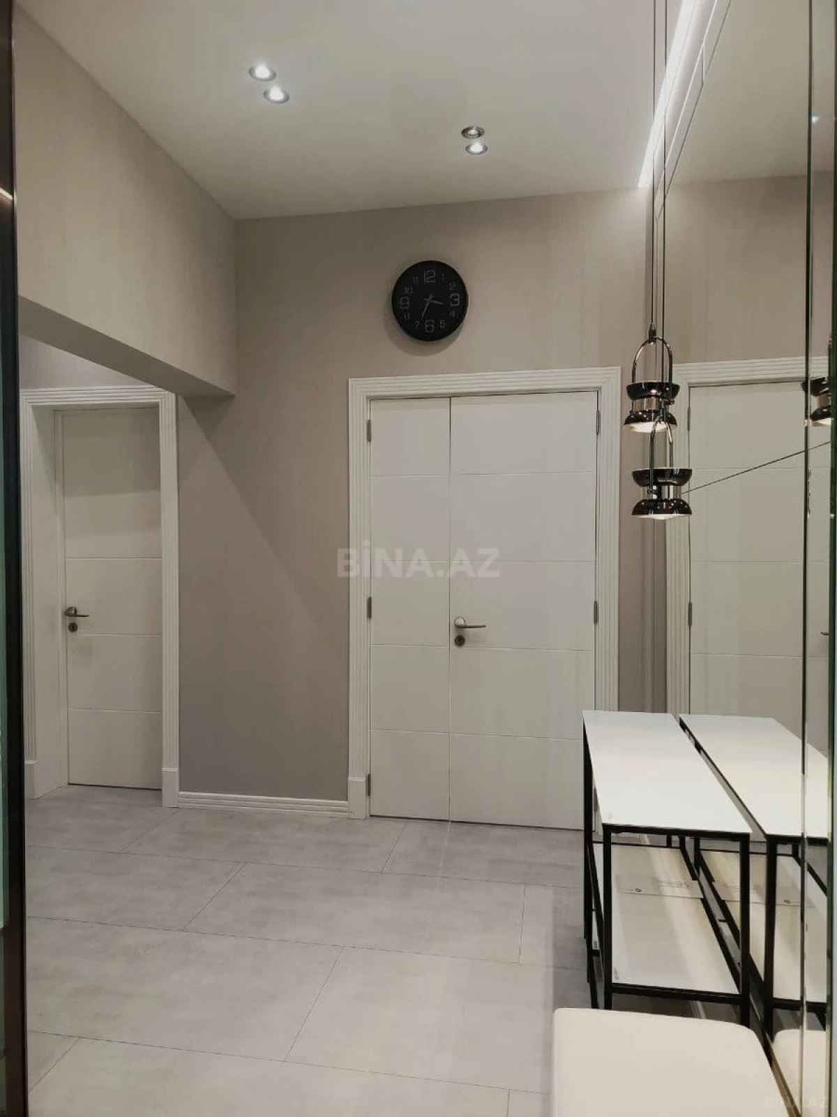 Kirayə verilir 2 otaqlı mənzil 70 m²