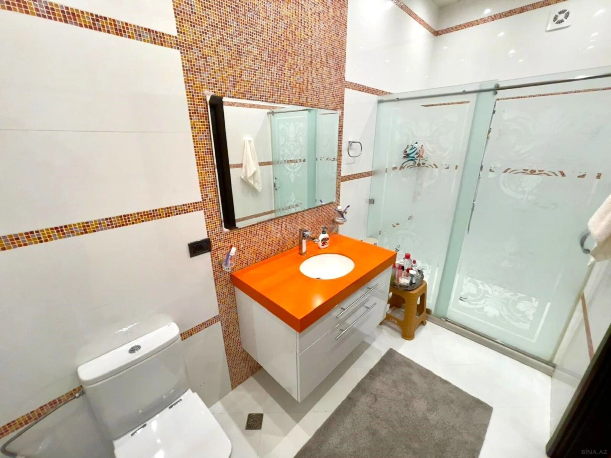 Satılır 4 otaqlı mənzil 225 m²