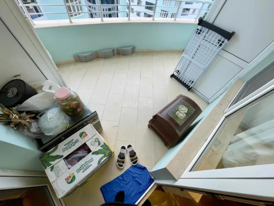 Satılır 4 otaqlı mənzil 225 m²