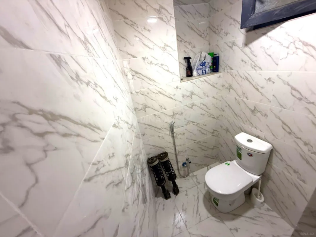 Satılır 5 otaqlı həyət evi 360 m²