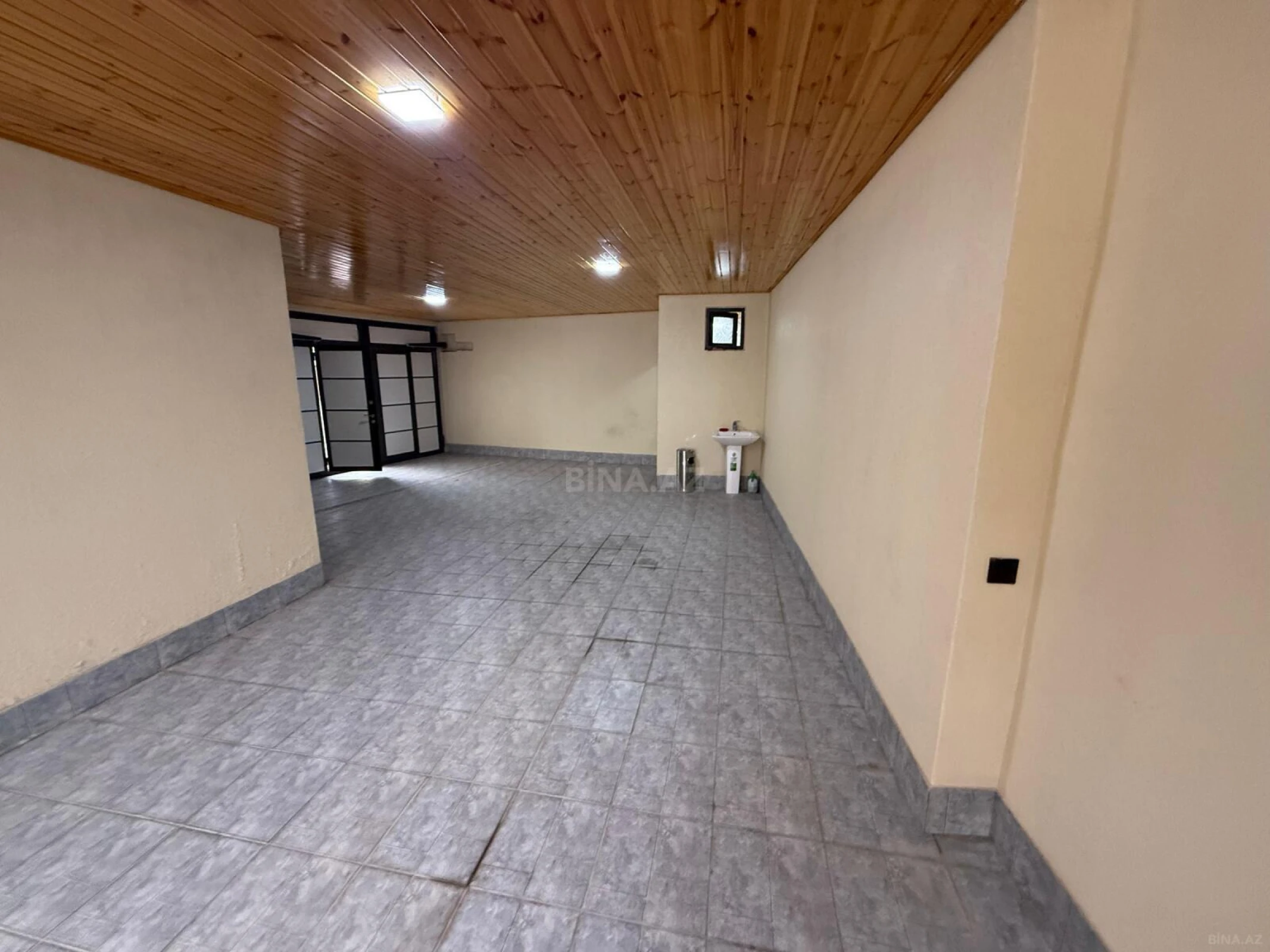 Satılır 5 otaqlı həyət evi 360 m²