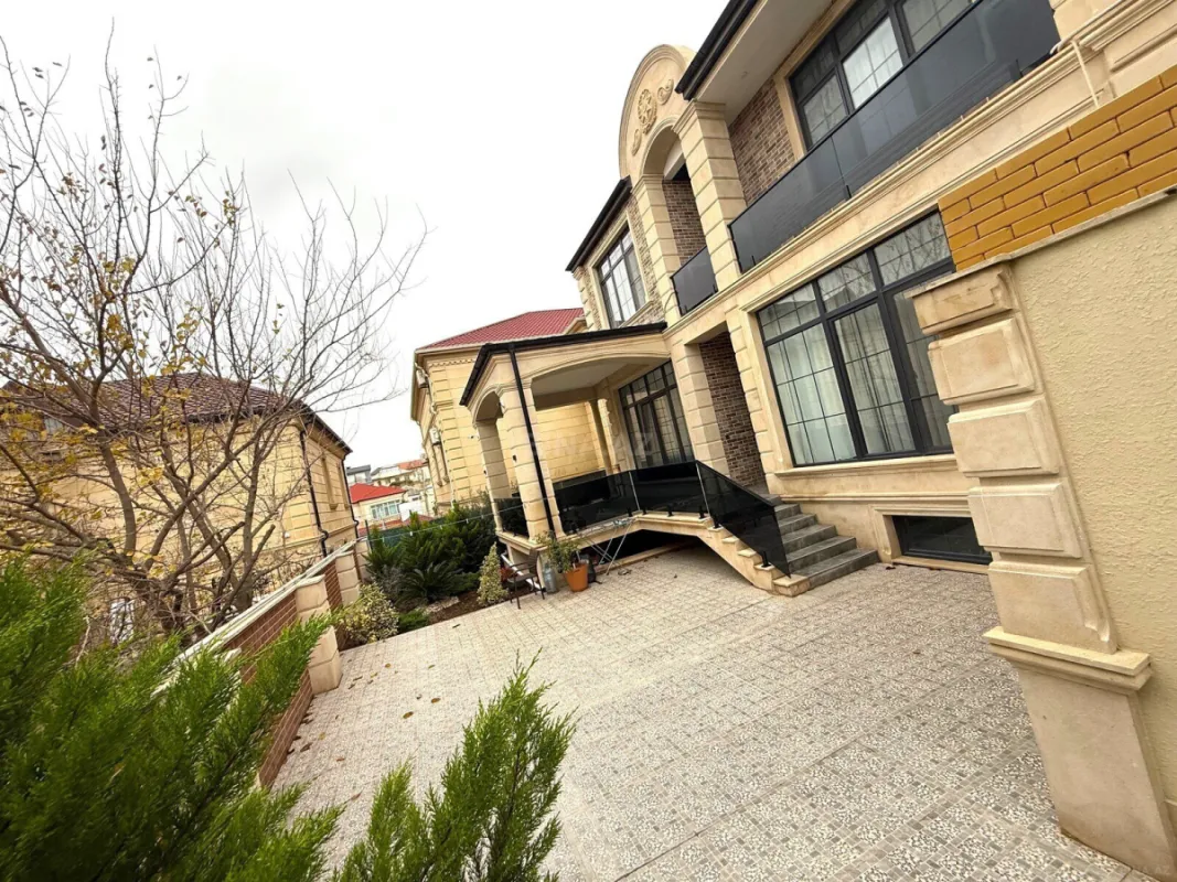 Satılır 5 otaqlı həyət evi 360 m²