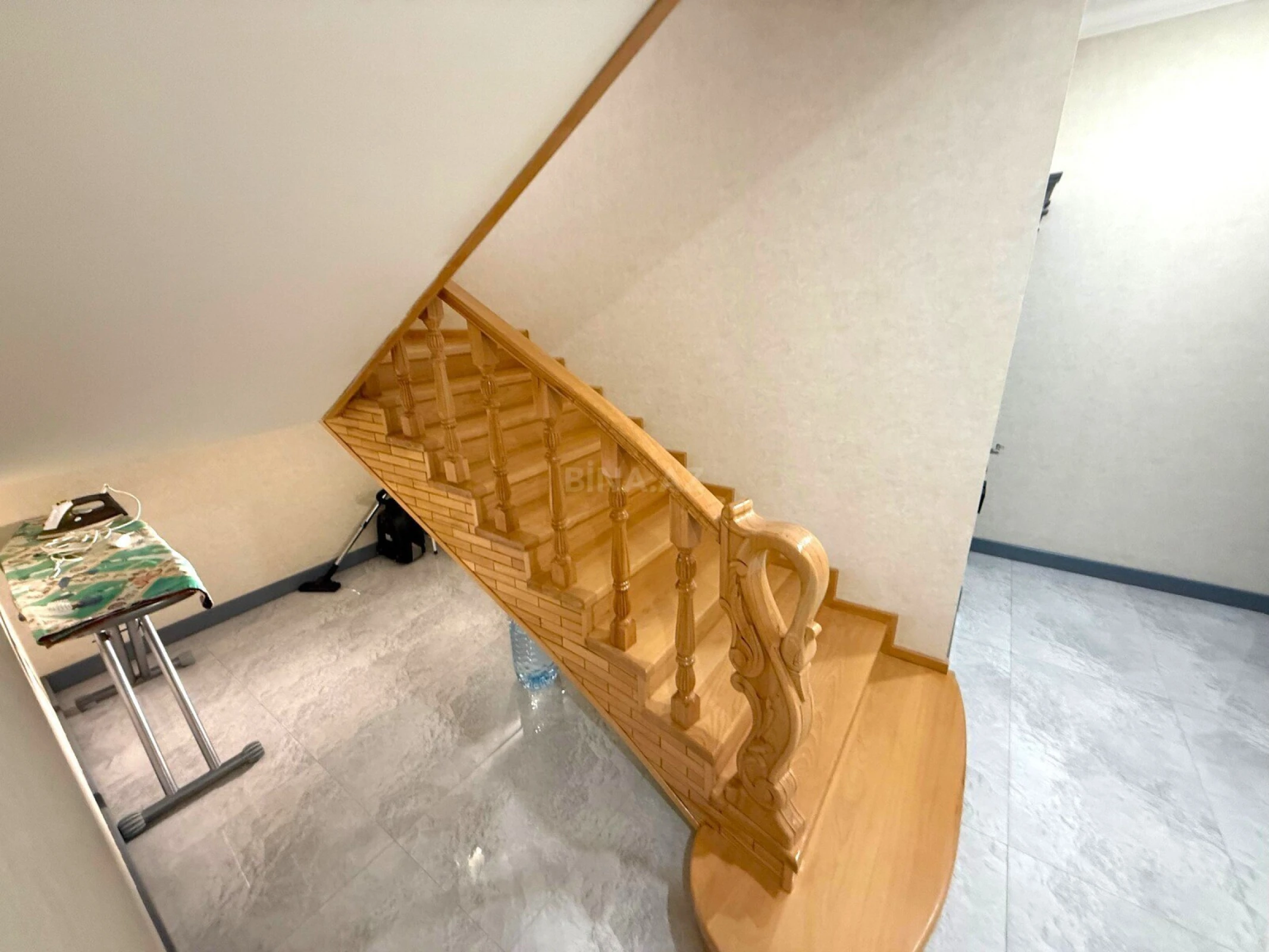 Satılır 5 otaqlı həyət evi 360 m²